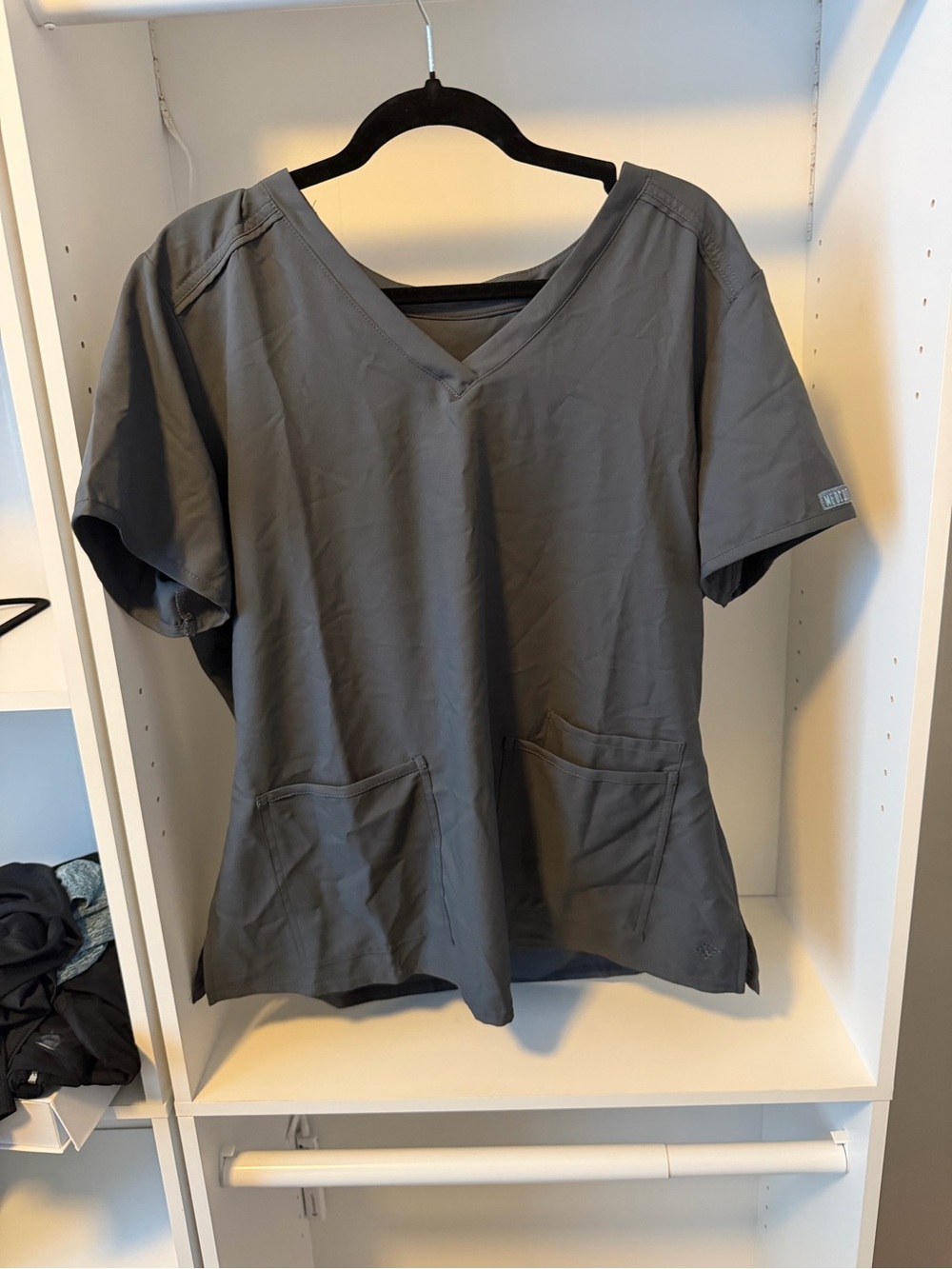 Med Couture Gray V-Neck Scrub Top Women’s XL